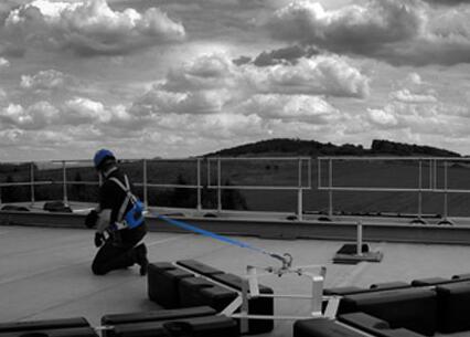 德國伊卡員工實(shí)測產(chǎn)品防墜性能